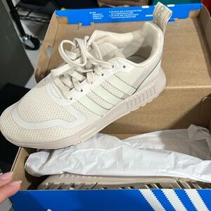 ADIDAS SNEAKERS